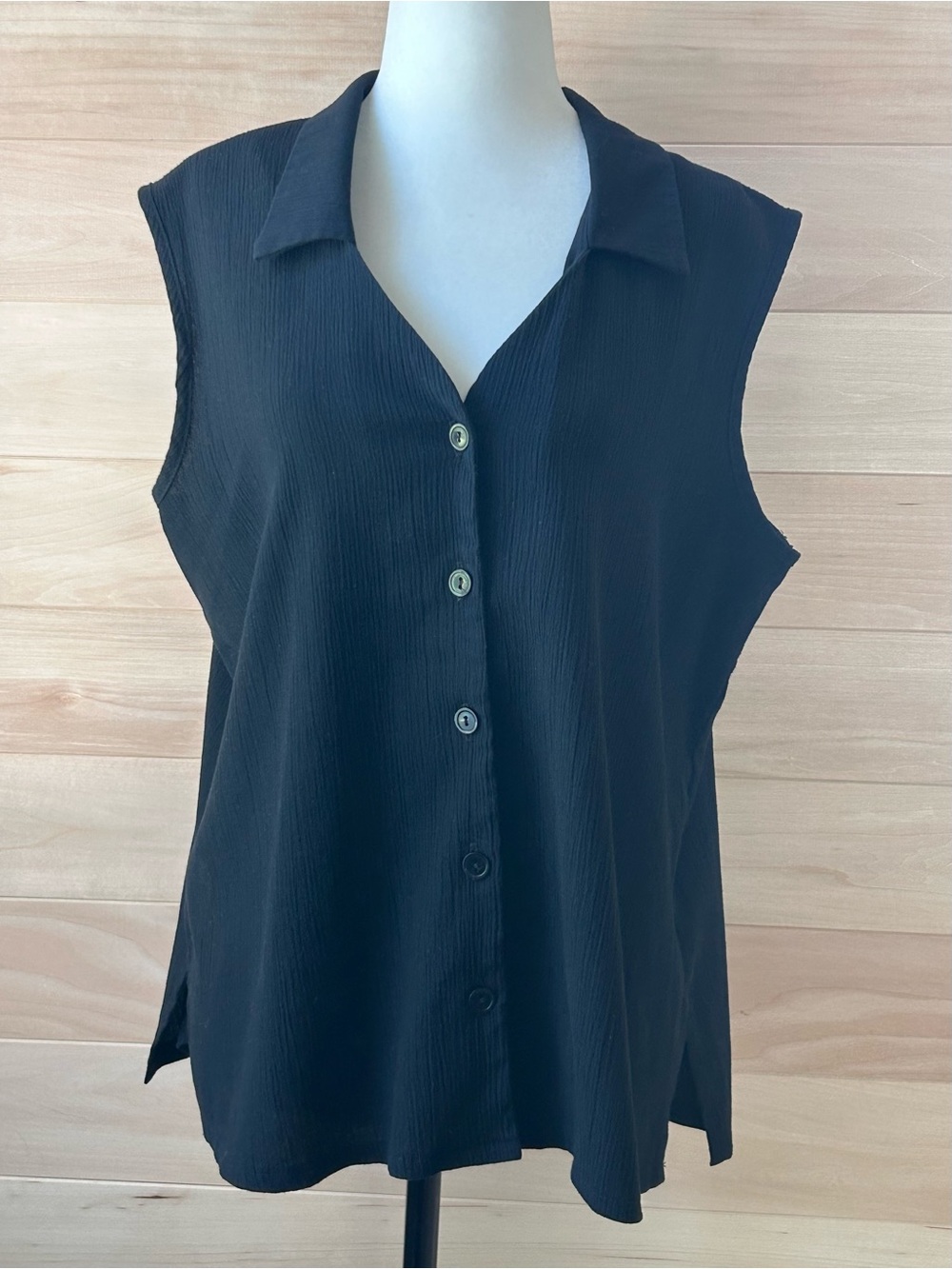 Tradition size 18 Sleeveless Black ButtonDown Blouse Collar crinkled lightweight